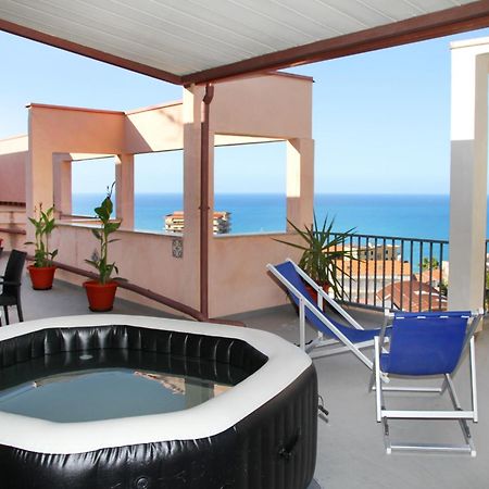 Attico Vista Mare Con Terrazza E Spa Riscaldata Santo Stefano di Camastra Exterior foto